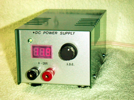 DC Power Supply with 3 Digits DC Voltmeter